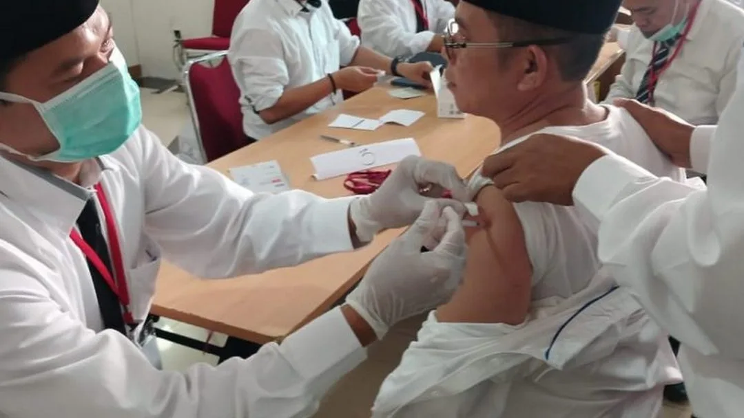 Cegah Meningitis Jelang Ibadah Haji, Kemenkes Fasilitasi Vaksinasi bagi Petugas PPIH Tahun 1446H/2025M
